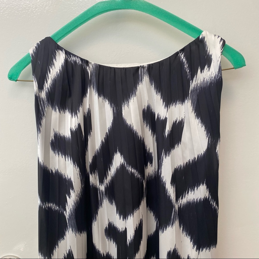 Chiara Boni La Petite Sleeveless Midi Dress - Picture 4 of 6